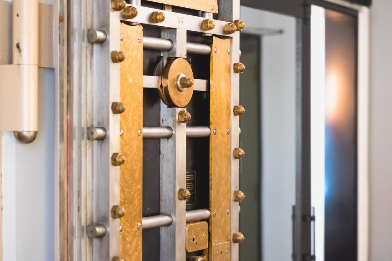 The Vault Hotel ホートン エクステリア 写真